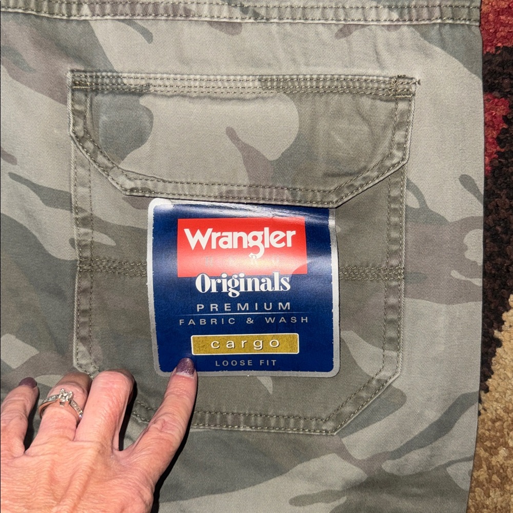 NWT Men’s Wrangler Camo Cargo Shorts - Picture 6 of 7
